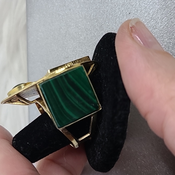 Vintage Ring Size 10 Gold Tone Malachite Handmade Statement Piece Unique Jewelry - Picture 3 of 6